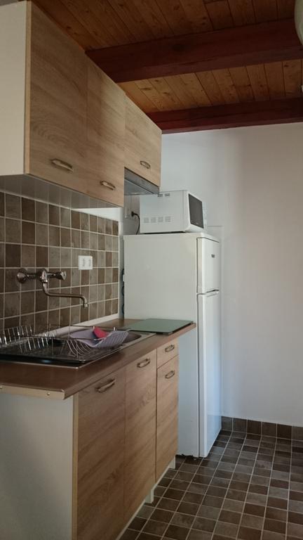 Hullam Apartman Balatonlelle Rum bild