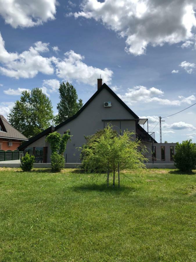 Hullam Apartman Balatonlelle Exteriör bild
