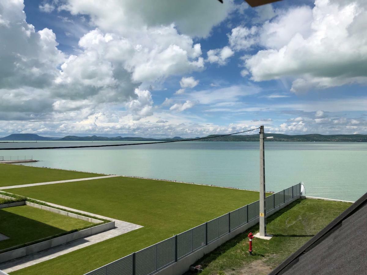Hullam Apartman Balatonlelle Exteriör bild