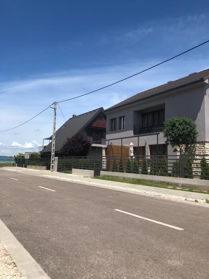 Hullam Apartman Balatonlelle Exteriör bild